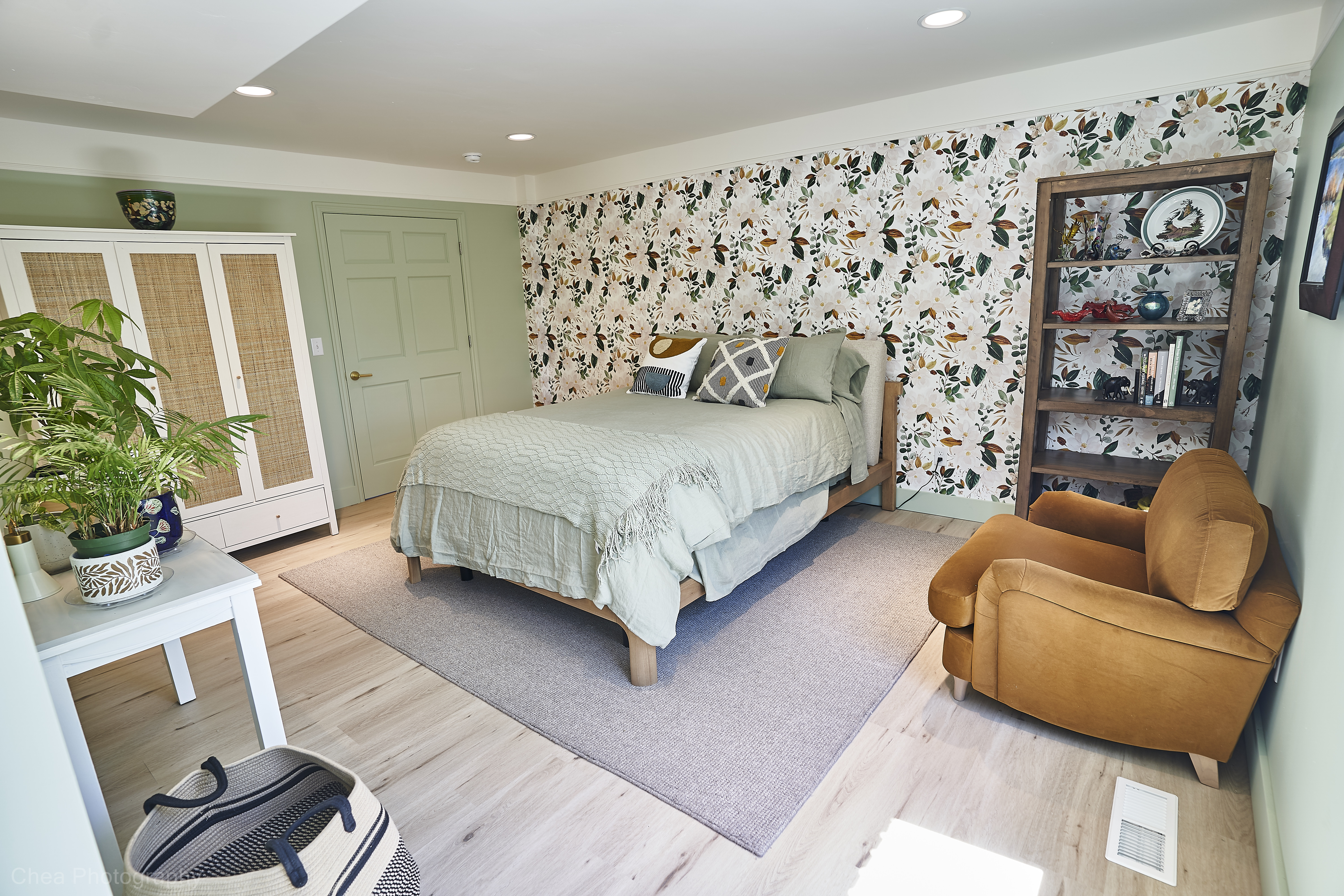 Suite project: Completed suite interior (Photo 16/22)