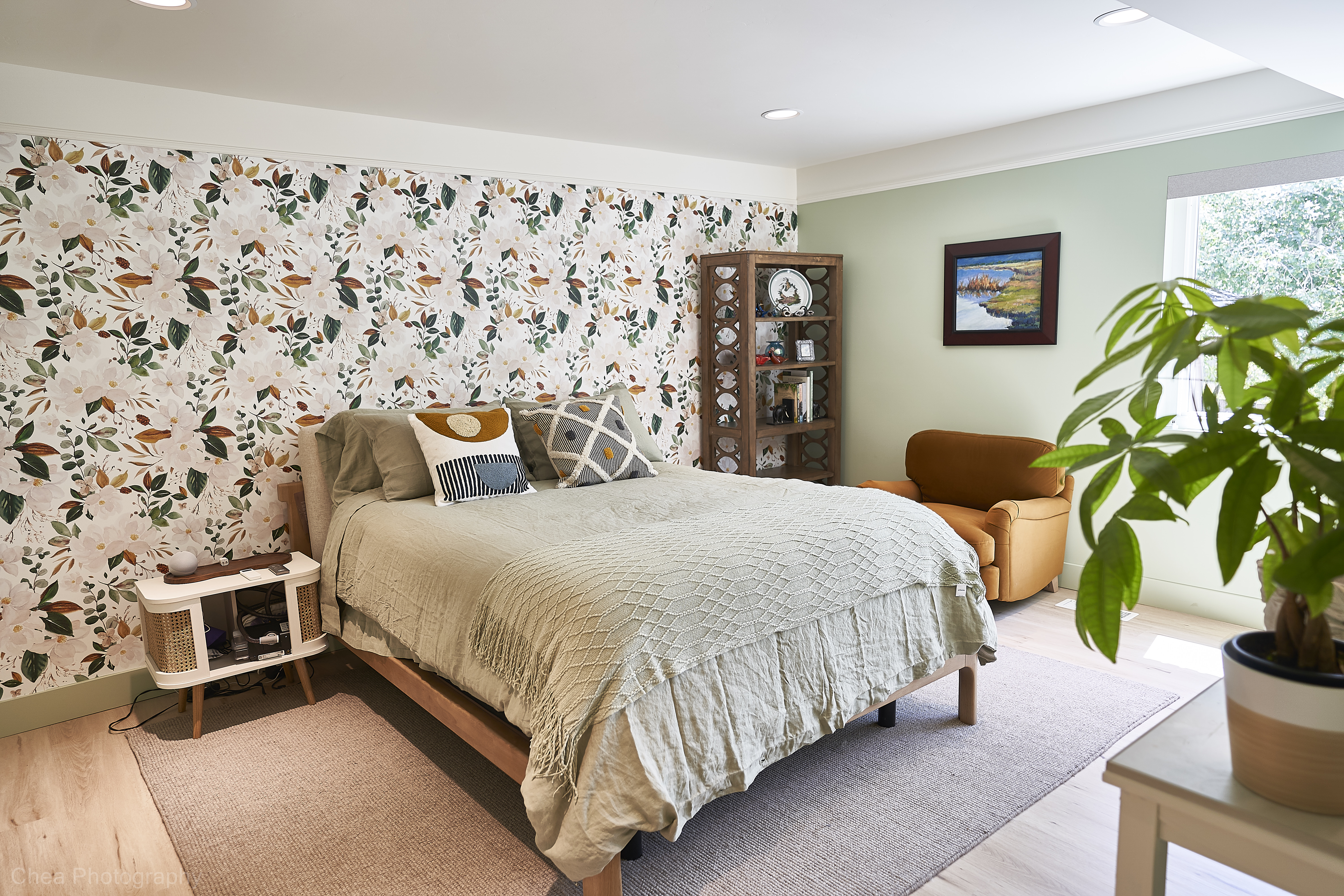 Suite project: Completed suite interior (Photo 8/22)