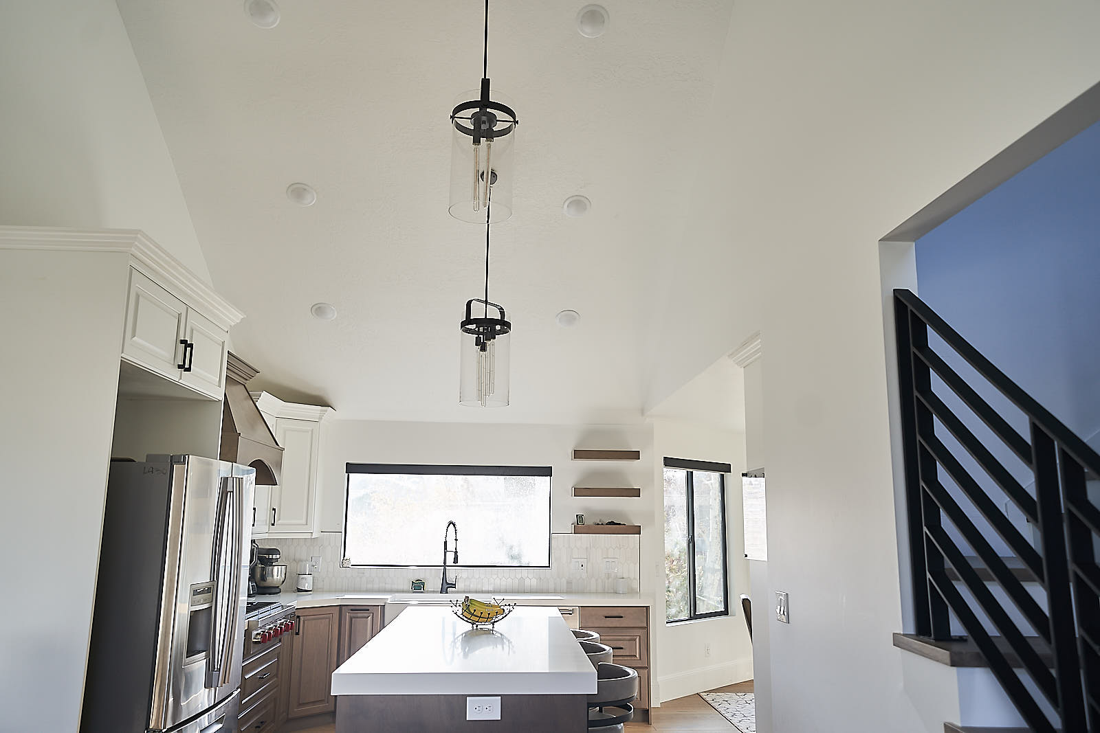 South Jordan project: Kitchen island with minimalist pendant lighting (Photo 11/29)
