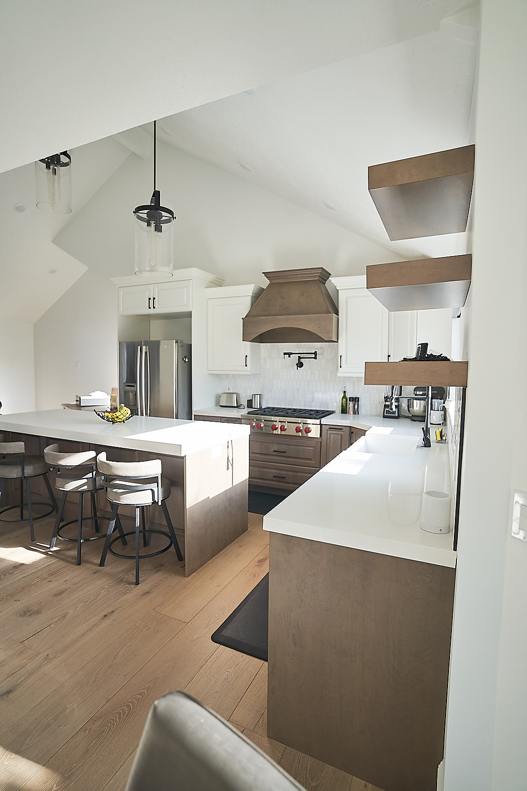 South Jordan project: Open-concept living space with vaulted ceilings and natural light (Photo 9/29)