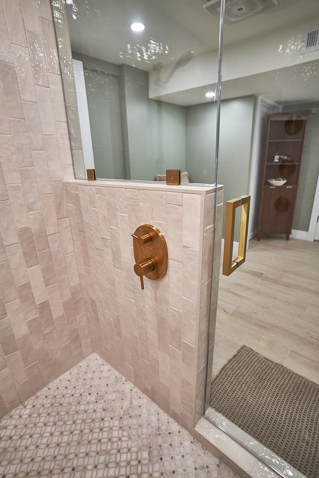 Rouse master bath remodel: Completed bathroom (Photo 10/10)