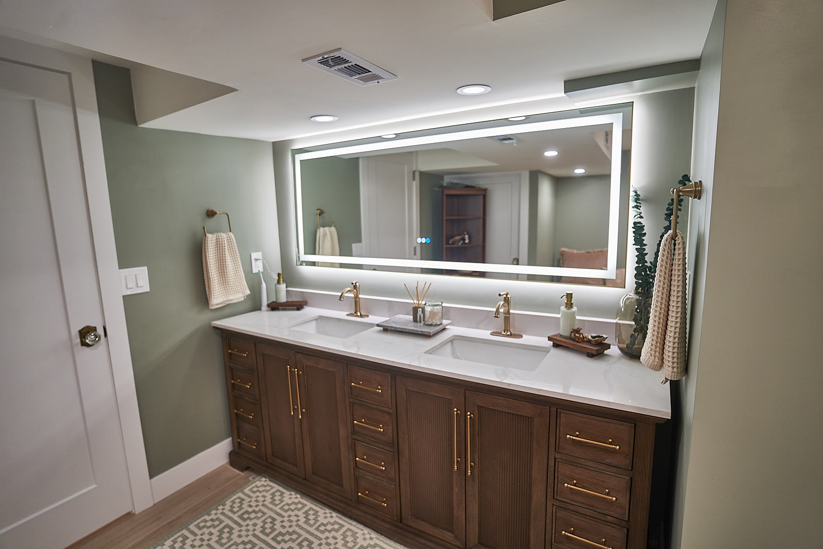 Rouse master bath remodel: Completed bathroom (Photo 7/10)